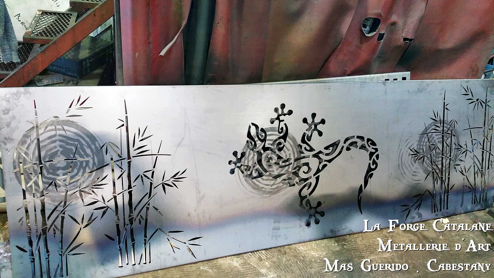 decoupe laser salamandre bambou forge catalane.jpg